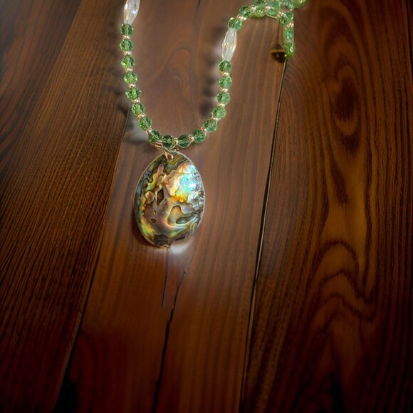 Abalone Necklace 20 inch w Green beads/Crystals - Picture 3 of 3